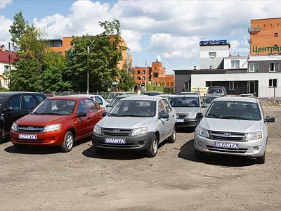 Чиновников предложили пересадить на автомобили дешевле миллиона рублей