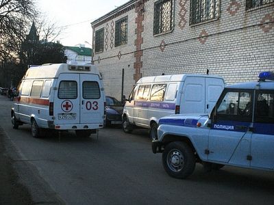 Глава ГИБДД оштрафовал «скорую» за неправильную парковку