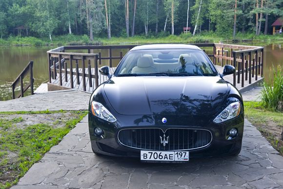 Pininfarina нужно было возродить класссику, а, значит, обязательно вернуть «зубастую» решётку