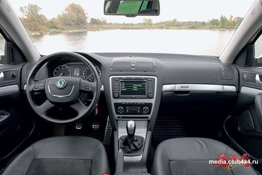 Материалы отделки самого высокого качества – Mercedes курит в сторонке