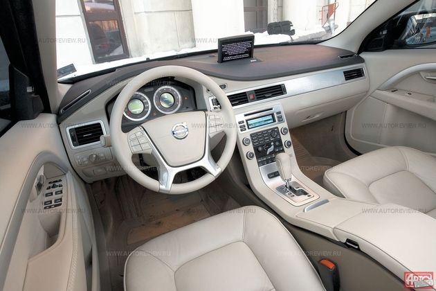 В светлых тонах «парящая» консоль действительно парит!