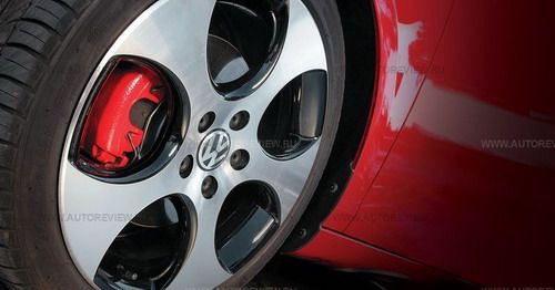 Отличные тормоза ContiTeves &mdash; такие же, как у &laquo;пятого&raquo; GTI. Разница &mdash; в более &laquo;тихих&raquo; колодках . Фото Павла Карина с сайта 