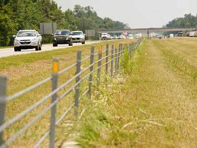 На трассах в Подмосковье появятся тросовые отбойники