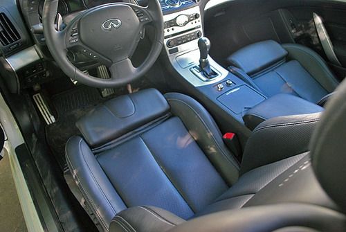 Infiniti G37 S Coupe. Фото с сайта 