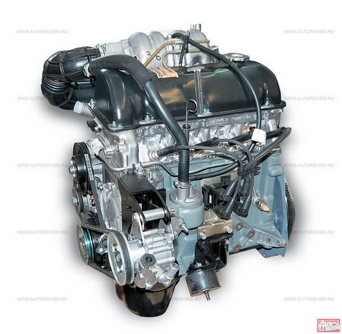 Двигатель остался почти без изменений: разве что укладывается в Евро-4, а в будущем и в Евро-5 (мотор сертифицировали на бензине с октановым числом 95, но он без проблем потребляет и 92-й). У водяного насоса — новые сальники, а топливный фильтр переехал из моторного отсека под днище. Жаль, что перенос генератора повыше, как на Шеви-Ниве, посчитали лишней тратой денег