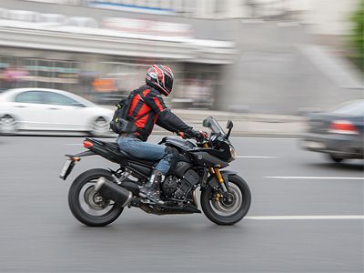 Байкеров начнут штрафовать за превышение скорости