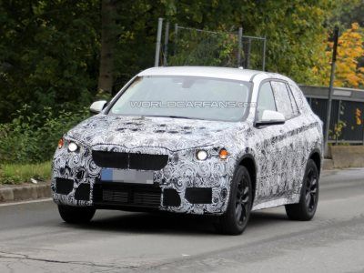 BMW вывел на тесты второе поколение X1