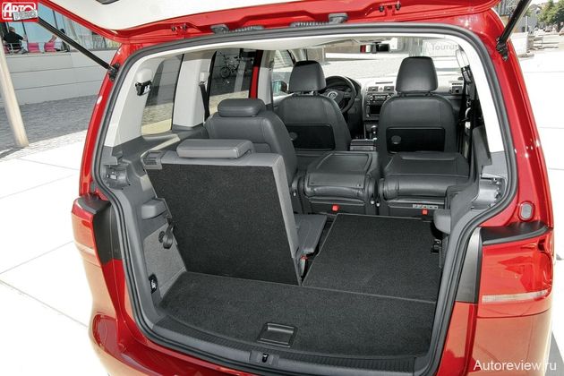 Схема трансформации салона прежняя, но подголовники сидений стали компактнее, улучшив обзор назад