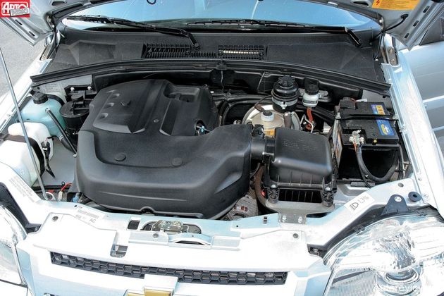 Быстро ржавевшие планка крепления аккумулятора, главный цилиндр сцепления, корпус насоса гидроусилителя и поводки стеклоочистителей теперь окрашены качественнее, а часть крепежа заменена на коррозионно-стойкие винты под насадку Torx