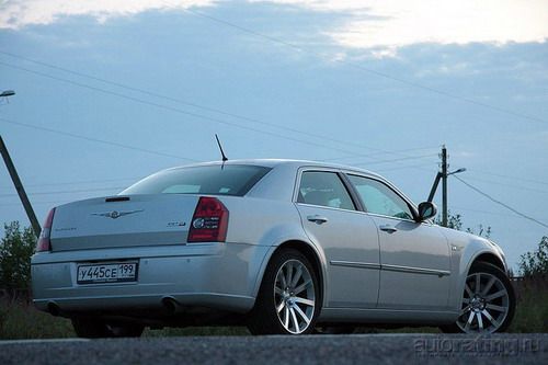 Chrysler 300C SRT8. Фото с сайта 