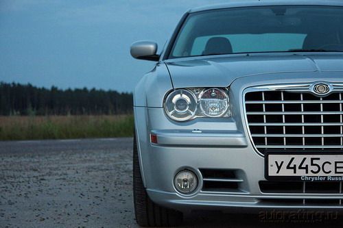 Chrysler 300C SRT8. Фото с сайта 
