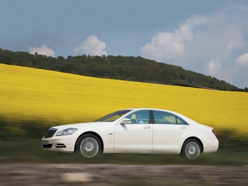 Mercedes-Benz S400 Hybrid. Фото Mercedes-Benz