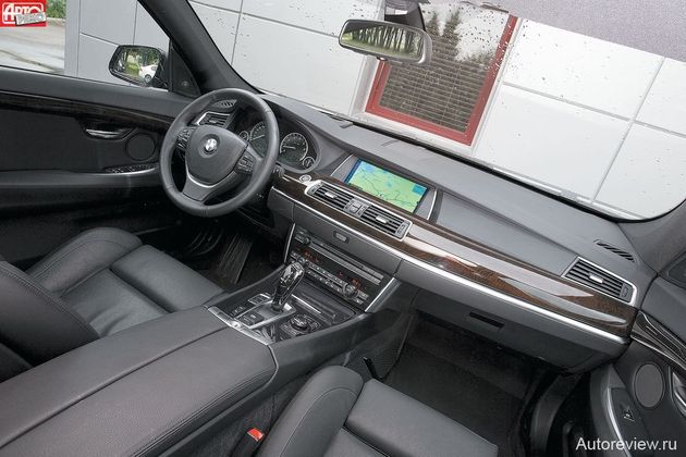 Салон Gran Turismo монументален, как штаб-квартира