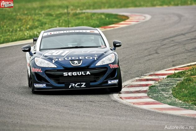 Французы вместе с немецким отделением Peugeot к 200-летнему юбилею марки подготовили пару гоночных купе RCZ для участия в «длинных» гонках. Турбодизельные машины форсированы до 200 л.с. и оснащены тормозами Brembo. Несмотря на минимум тестов, обе машины смогли проехать всю дистанцию 24-часового марафона на Нюрбургринге, заняв первое и третье места в своем классе