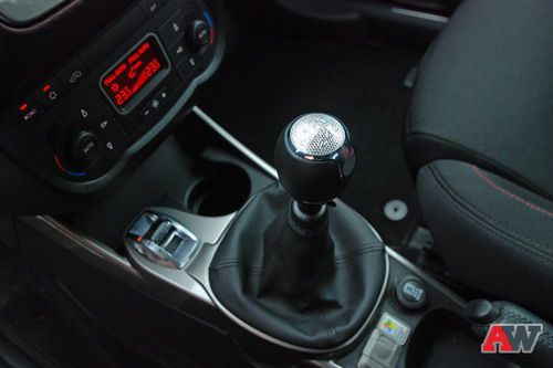 Сейчас в пару к 1,4-литровому 155-сильному турбомотору можно заказать только шестиступенчатую механику. Фото Василия Заключаева с сайта 