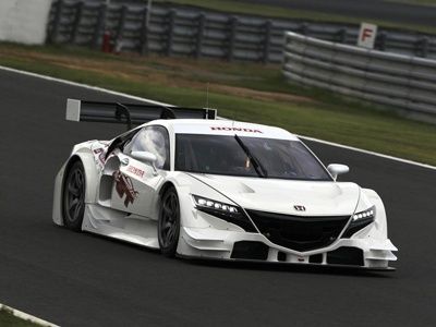 Honda представила гоночную версию споркара NSX