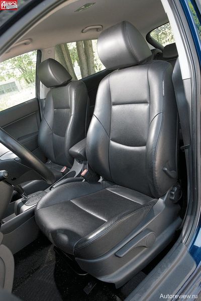 Перфорированная кожа осталась привилегией дорестайлинговых хэтчбеков Hyundai i30